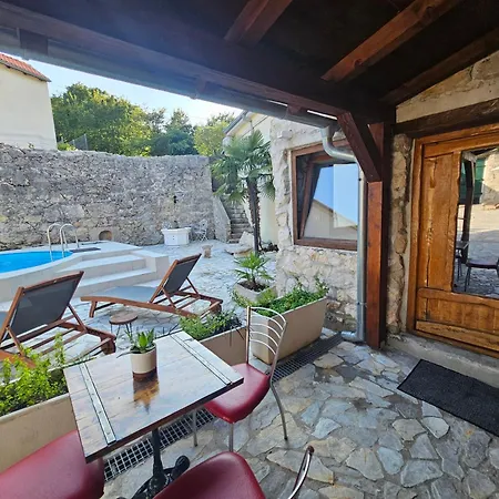 Lisko Vila *